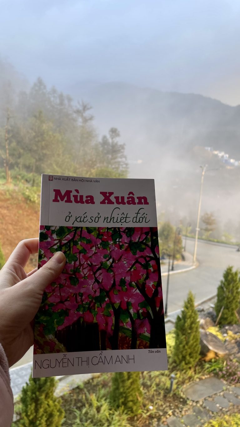 When I woke up and saw the fog, I wanted my book to see it with me